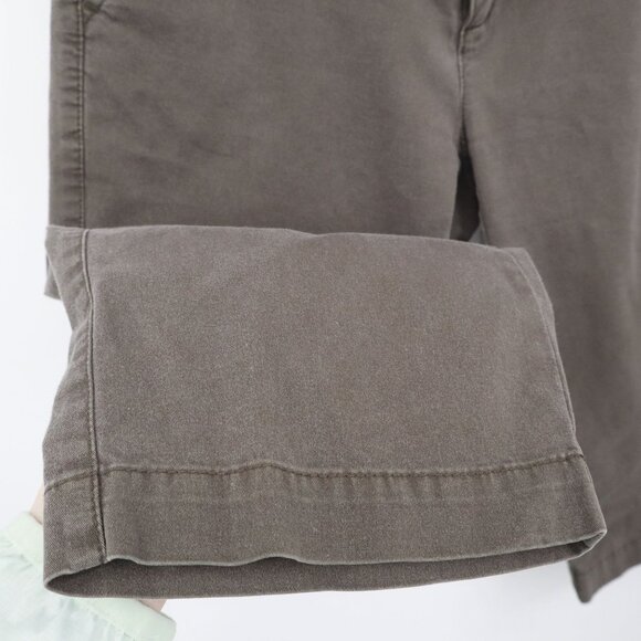 Vince Bermuda Shorts Womens 2 Brown Utilitarian Minimalist Neutral Normcore Long - Picture 6 of 16